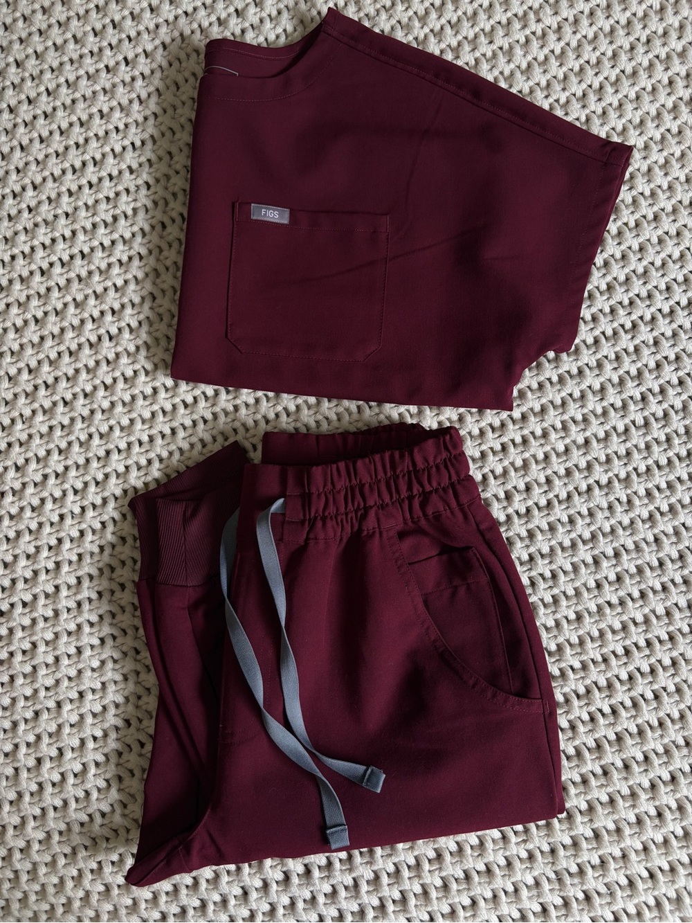 FIGS Arua Cropped Crewneck Scrub Top